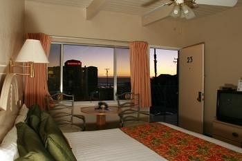 Hotel 6 Pismo - Pacific Ocean 2*