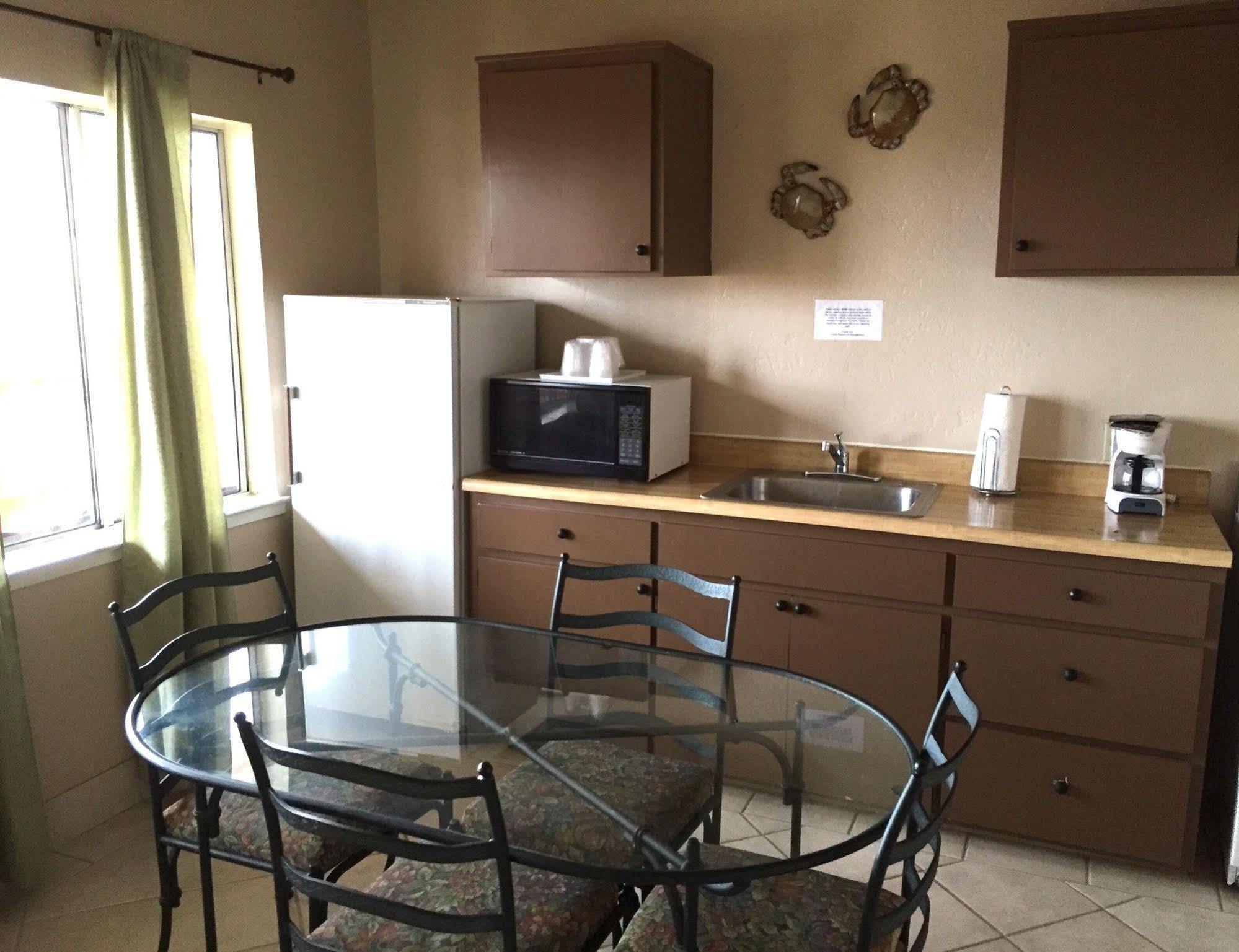 6 Pismo - Pacific Ocean Hotel 2*
